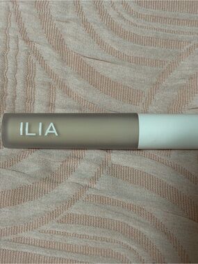 ILIA concealer shade 2C
